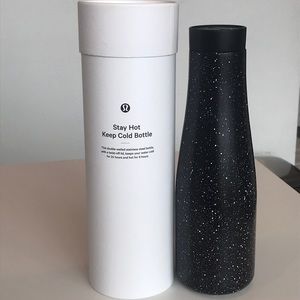 Lululemon water bottle